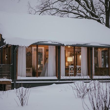 Viesu Maja Kalnaruski Ape Exteriér fotografie