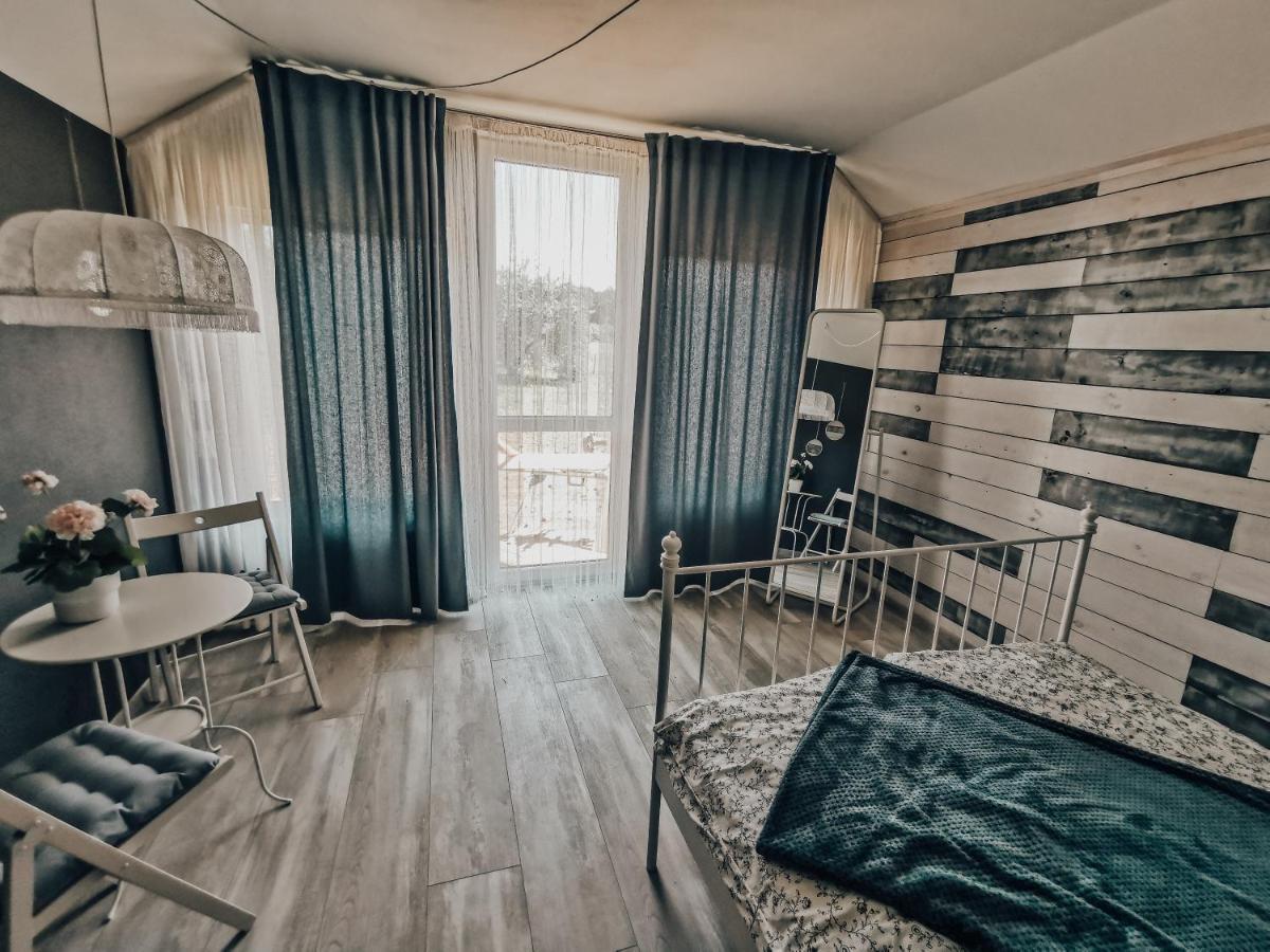 Viesu Maja Kalnaruski Ape Exteriér fotografie