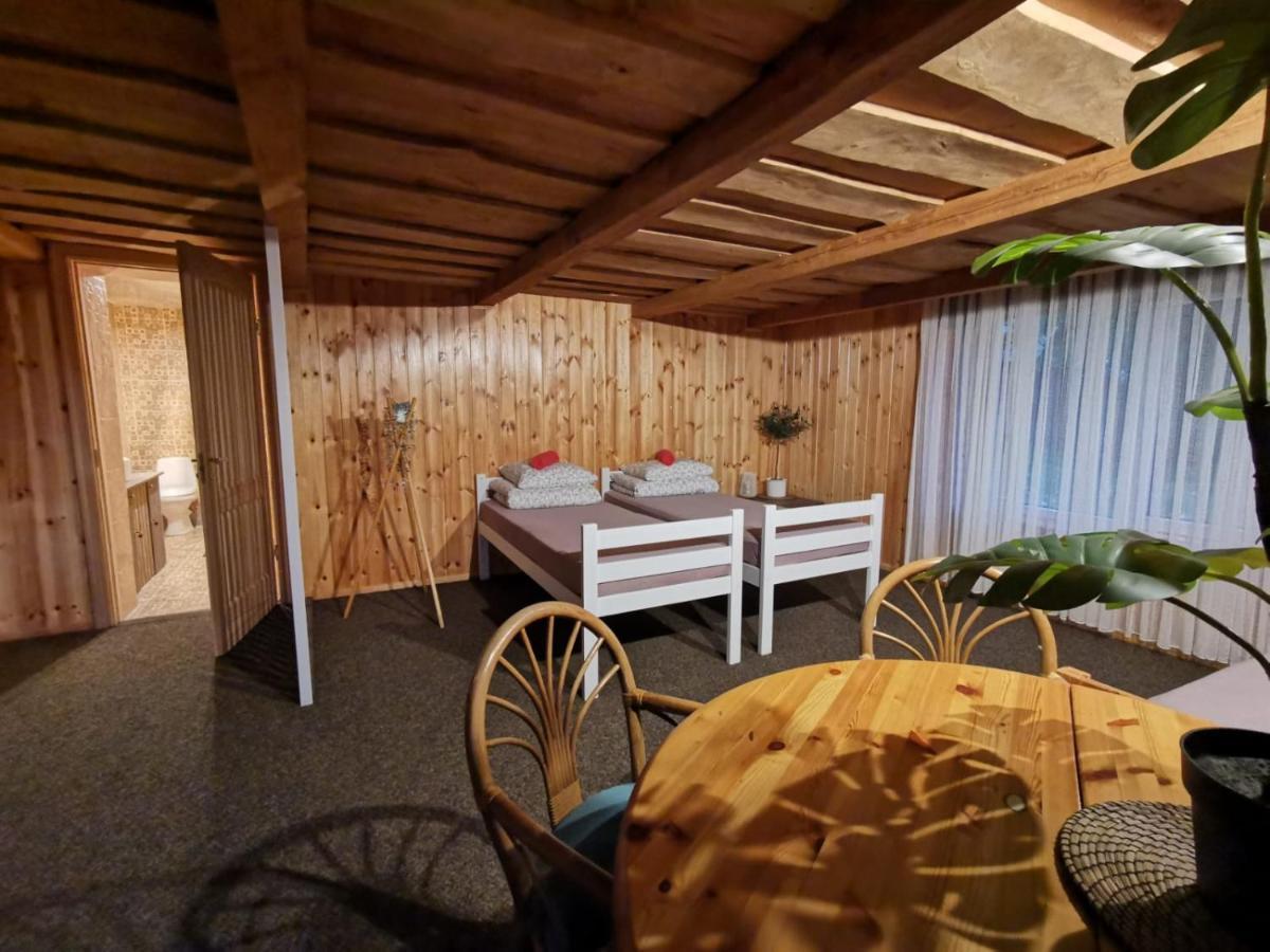 Viesu Maja Kalnaruski Ape Exteriér fotografie