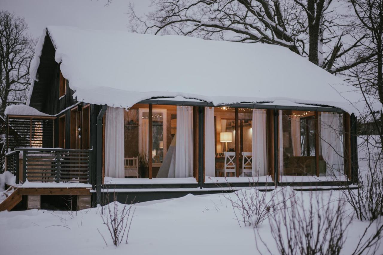 Viesu Maja Kalnaruski Ape Exteriér fotografie